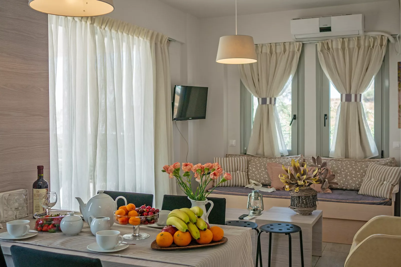 Evgoro Thalassa-Living room