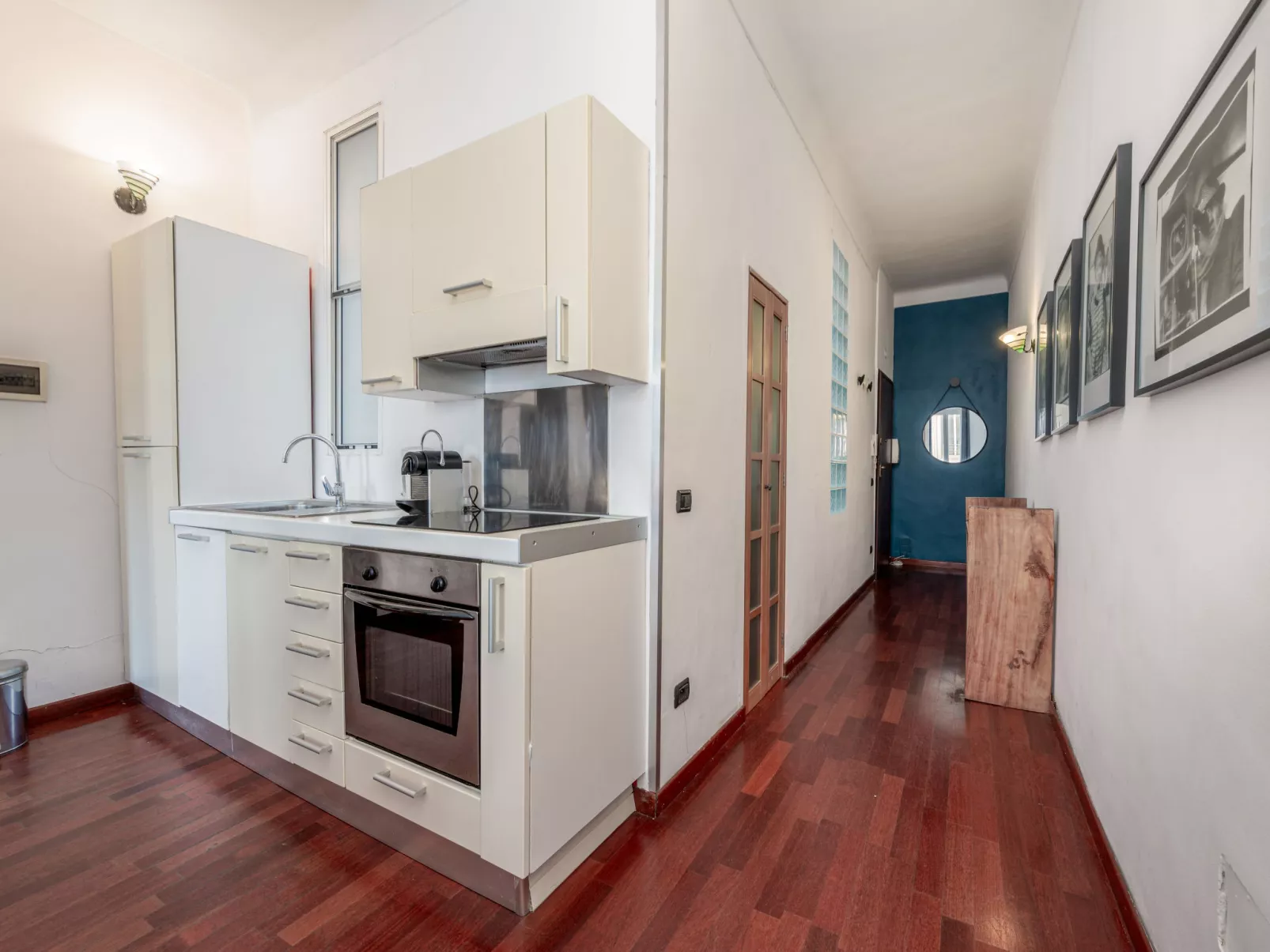 Rue des Serbes-Inside