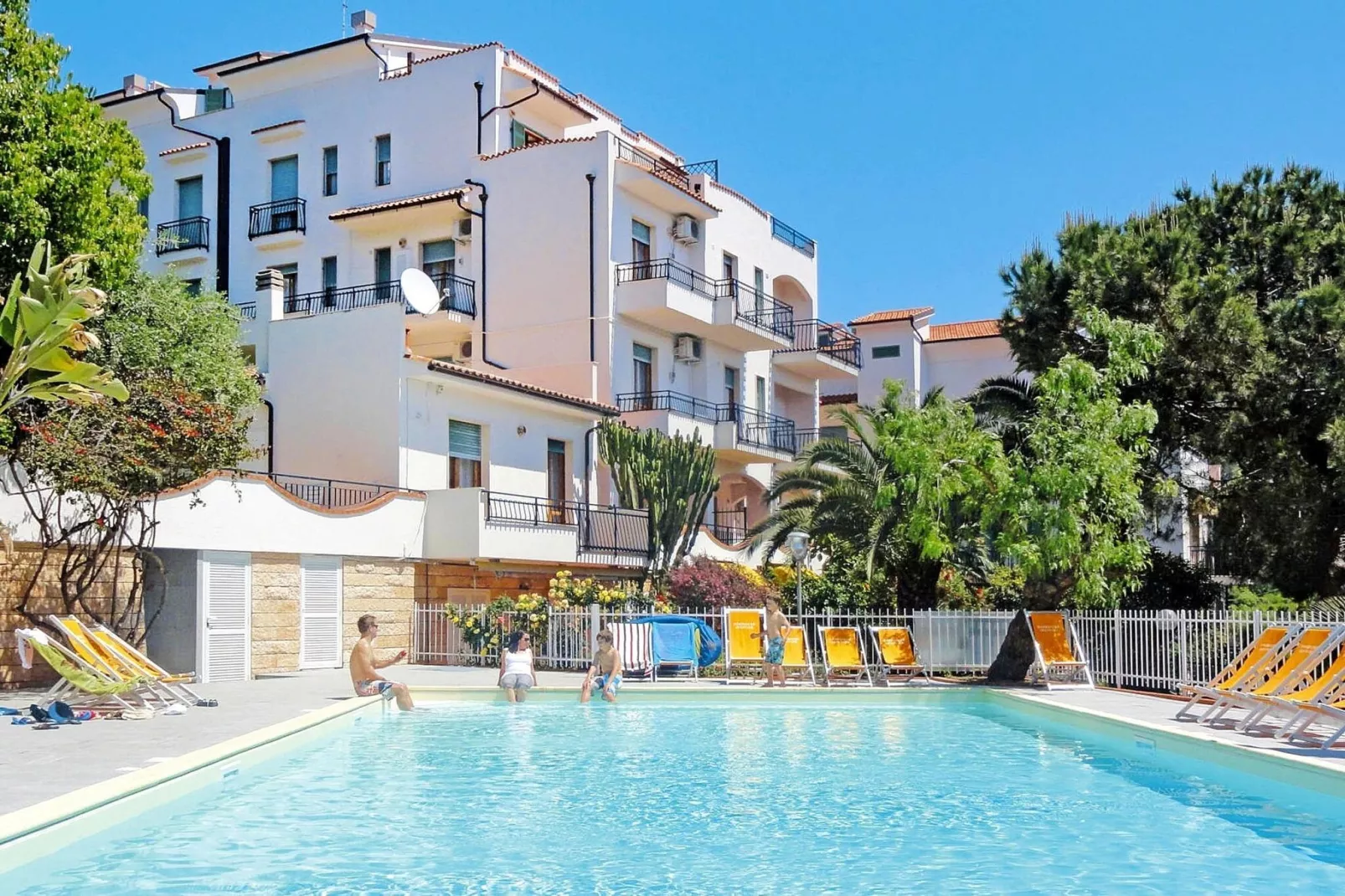 Residence Dei Fiori Pietra Ligure - C5/R5CM-Pool