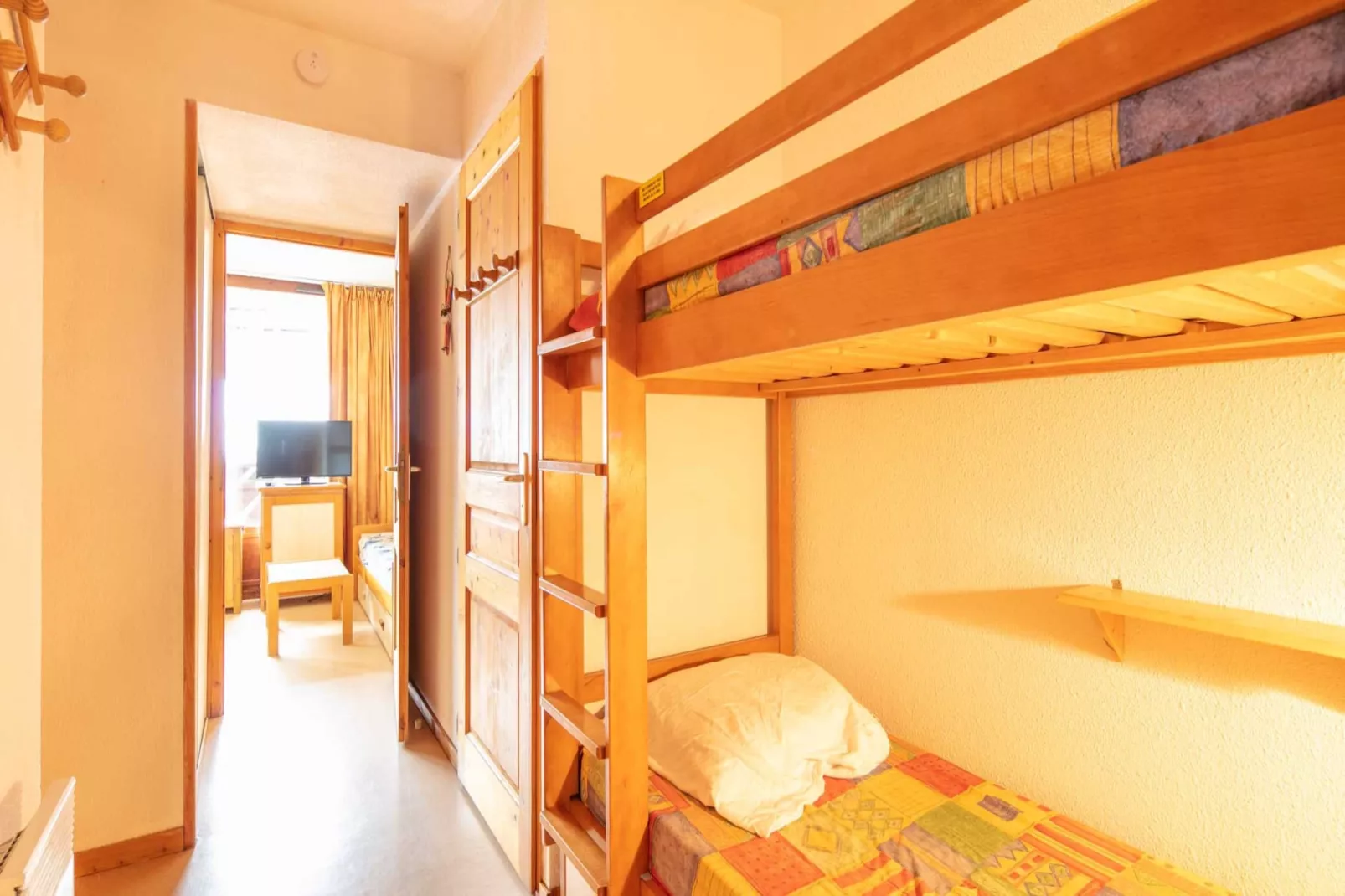 Les Eterlous N°19 - 2P6-Living room