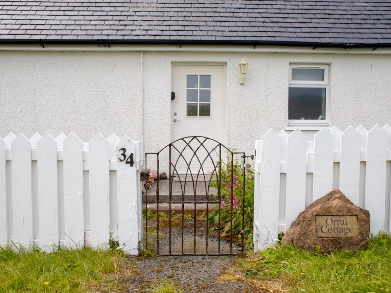 Orral Cottage-Outside