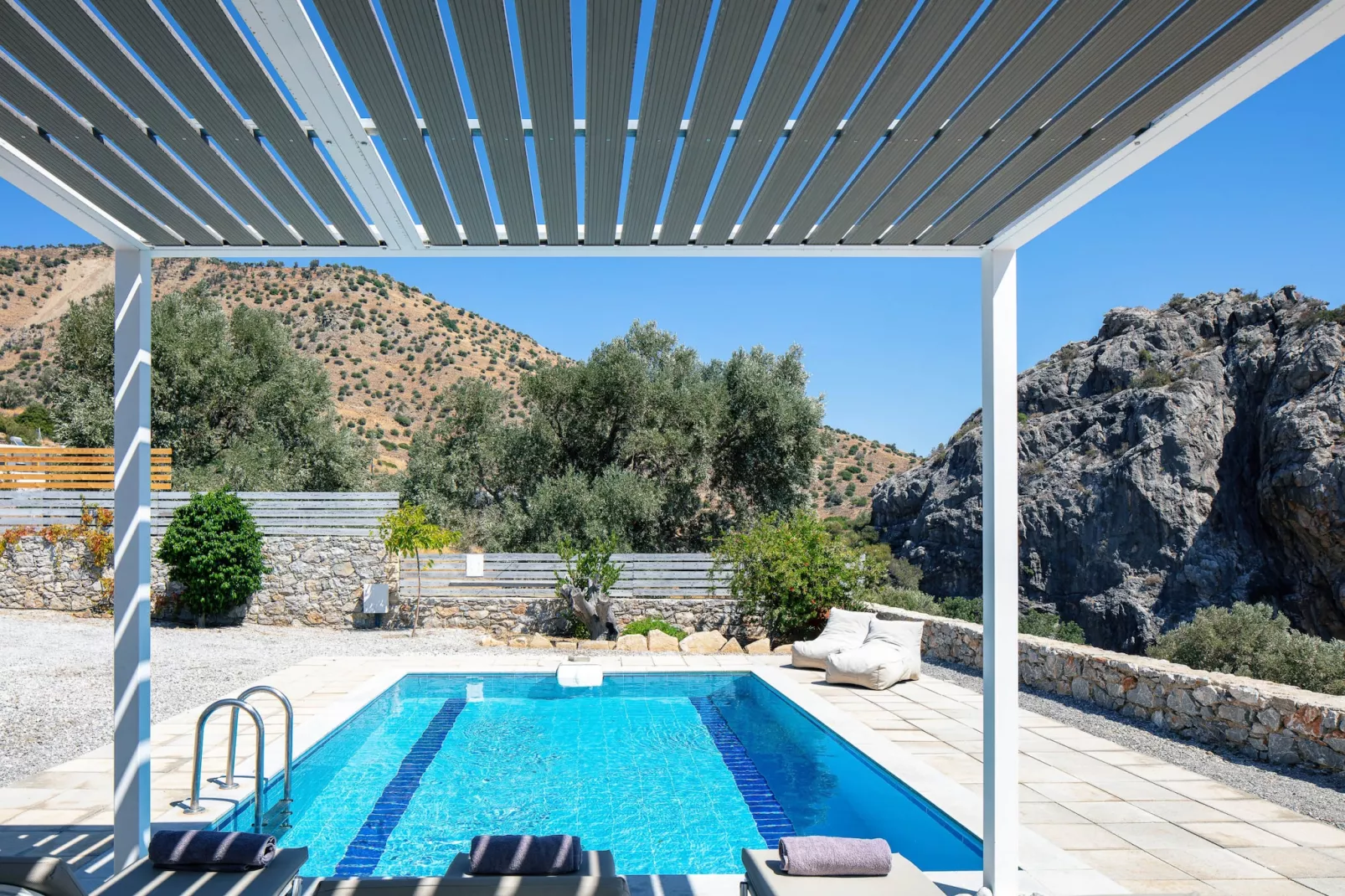 Evgoro Vrahos-Pool