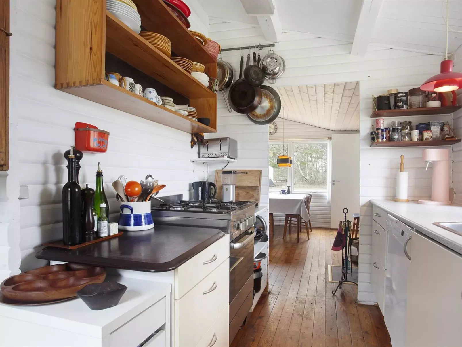 "Kai" - 3.5km from the sea-Inside