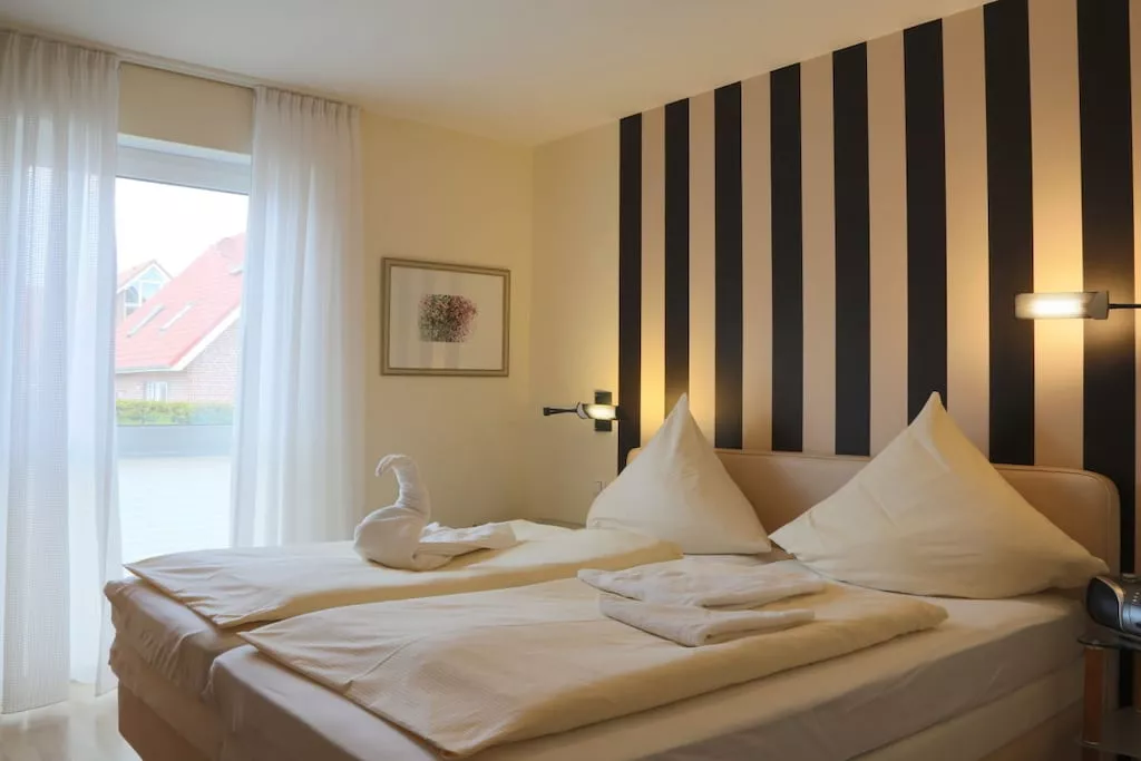 62369-Bedroom