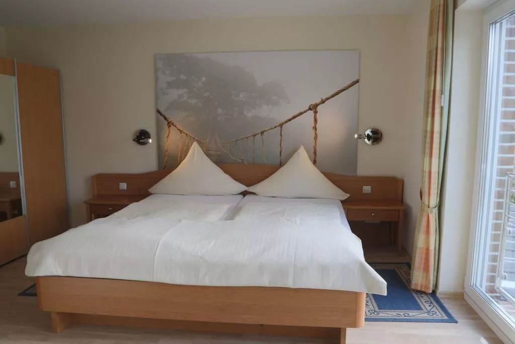 62369-Bedroom
