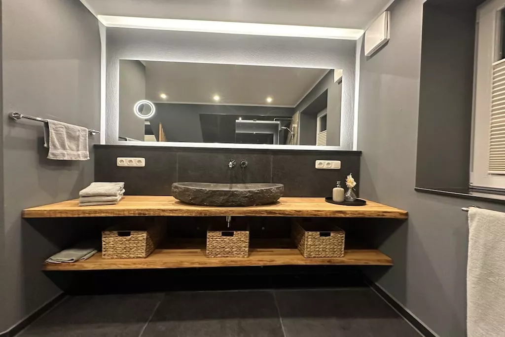479490-Bathroom