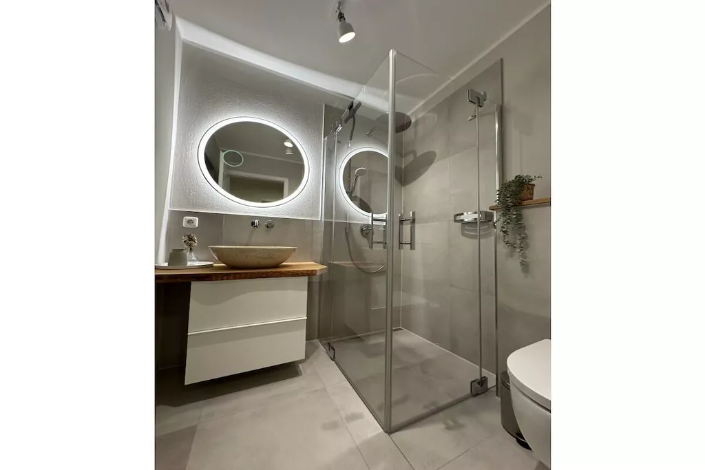 479490-Bathroom