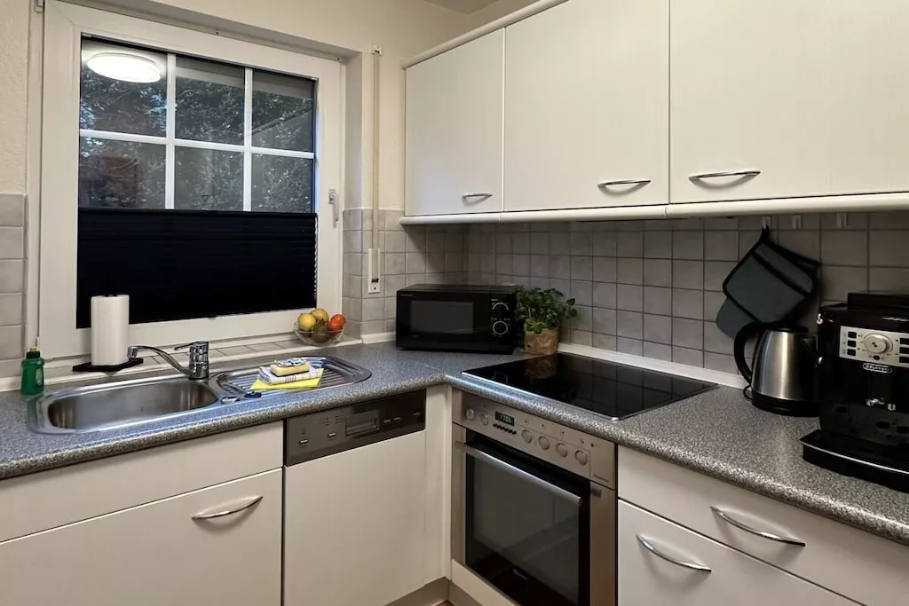 451114-Kitchen
