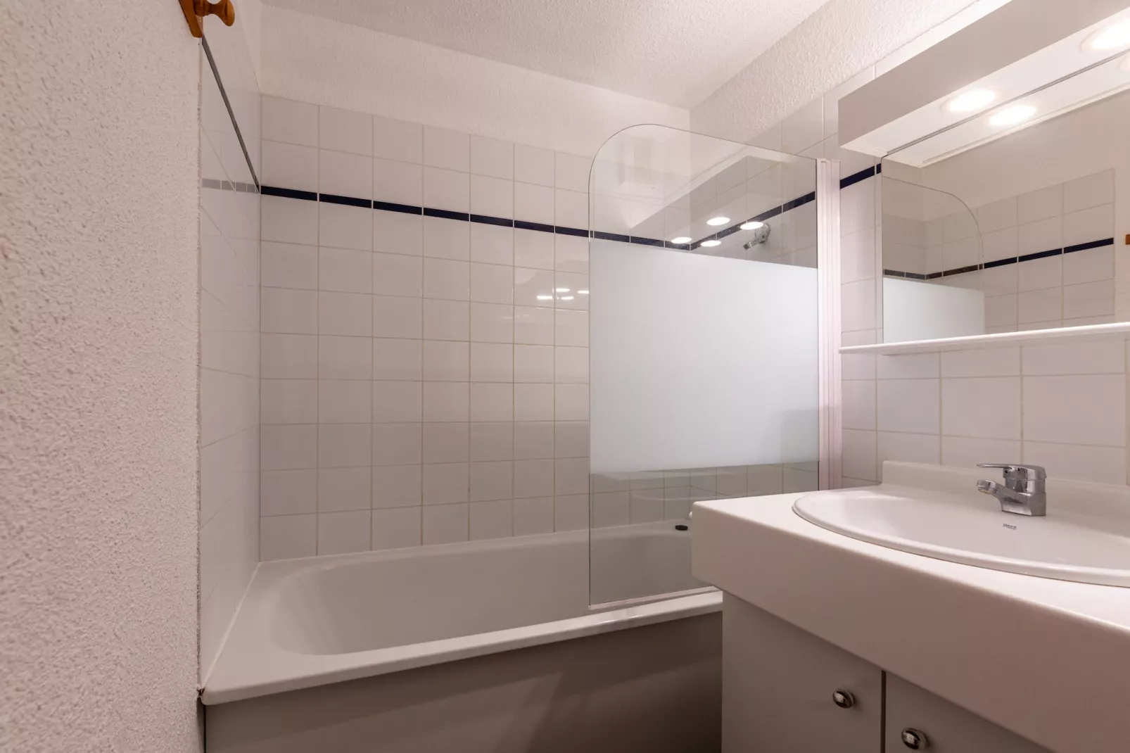 Les Eterlous N°25 - 2P4-Bathroom