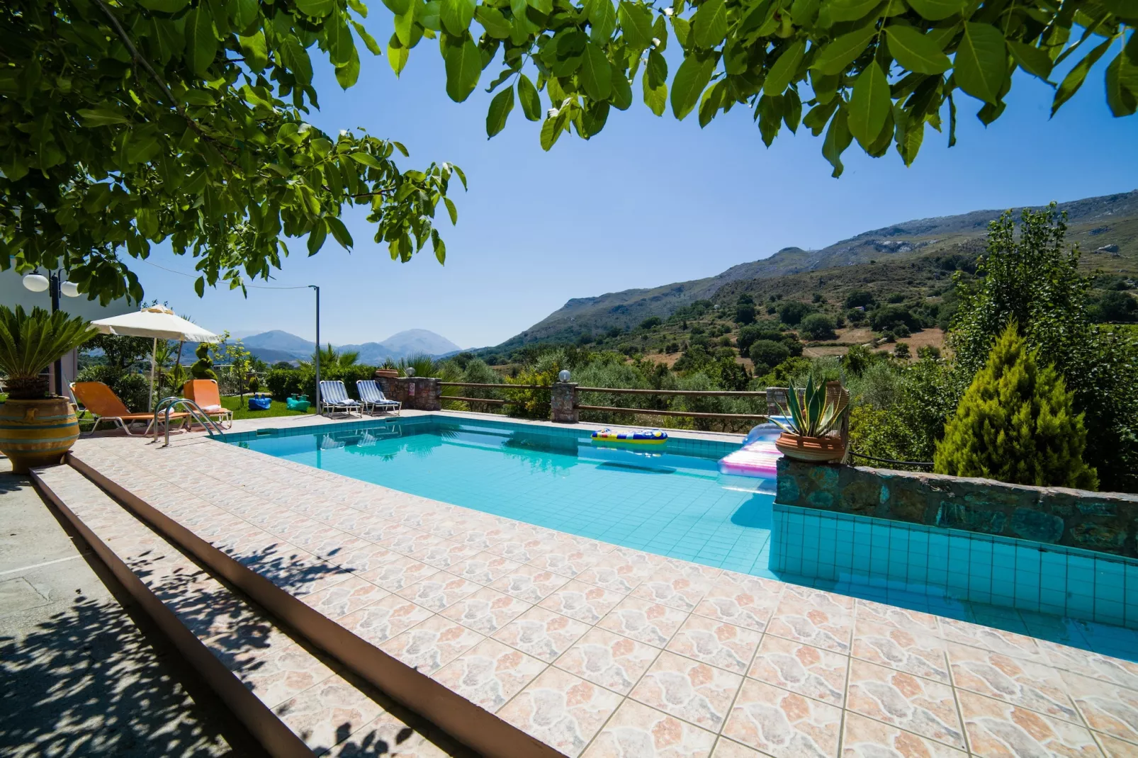 Eleana-Pool