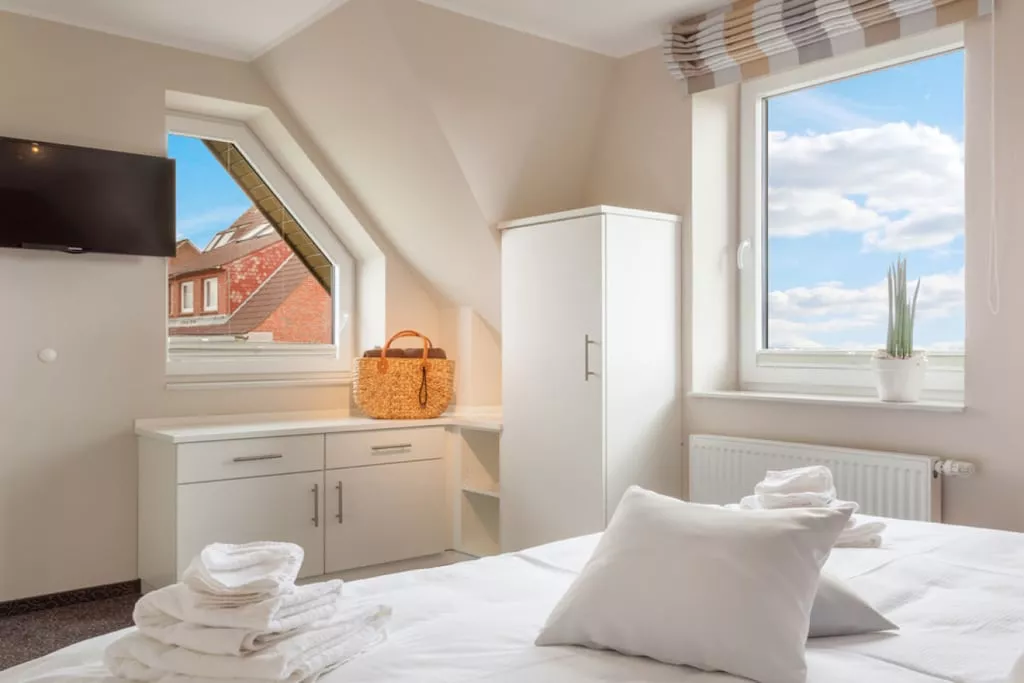 180870-Bedroom