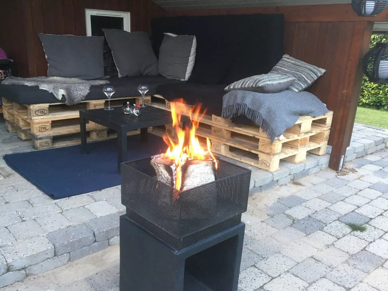 "Wyanet" - 600m from the sea-Draußen