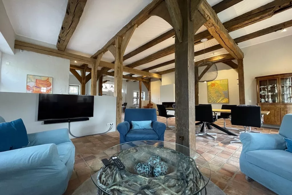381797-Living room