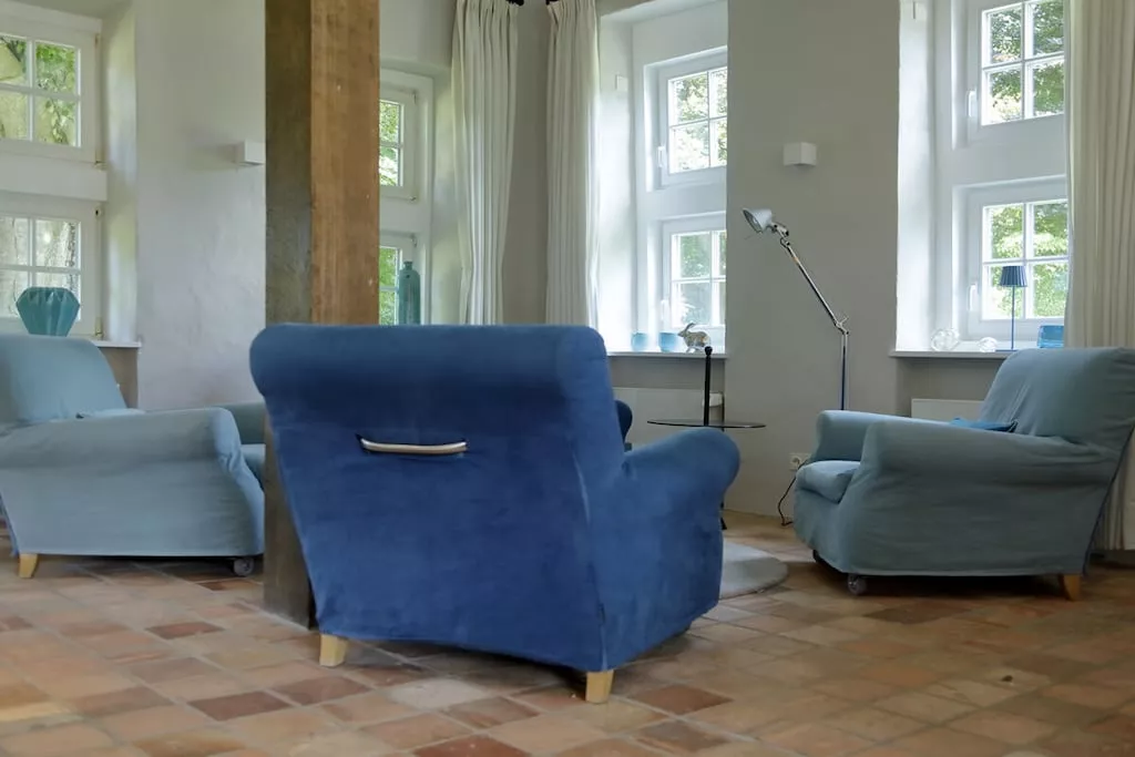 381797-Living room