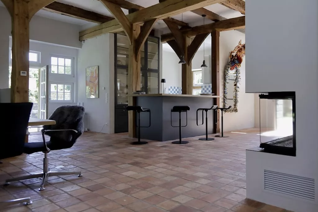 381797-Living room
