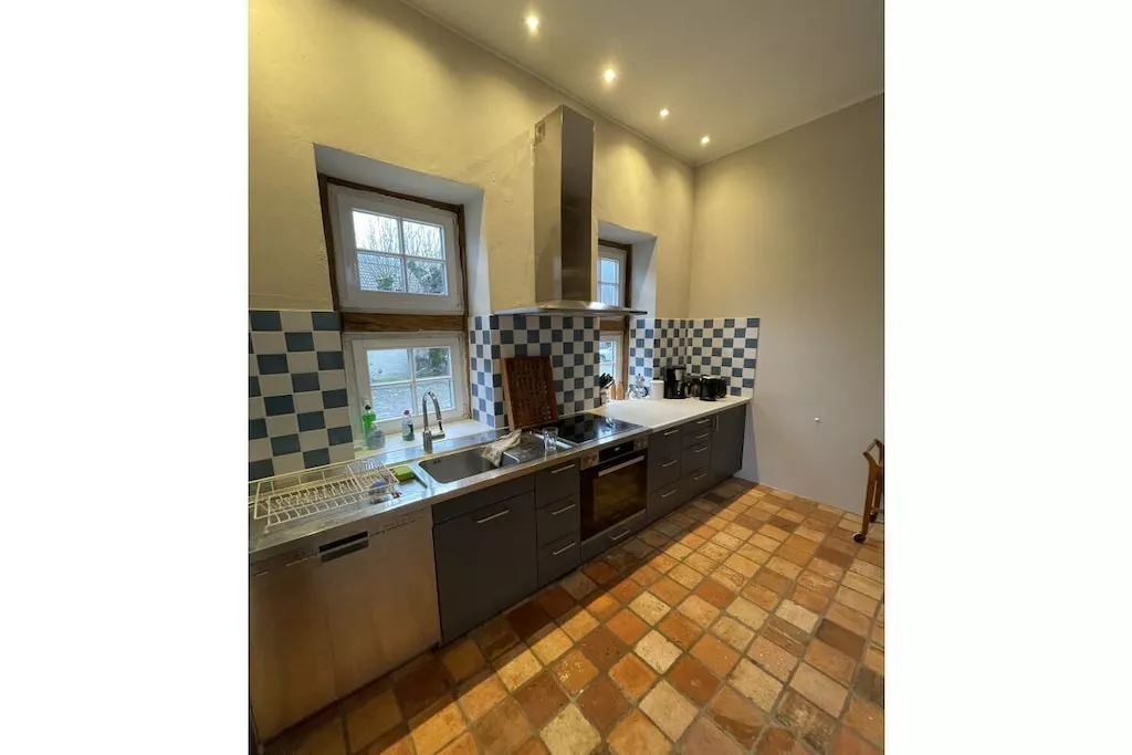 381797-Kitchen