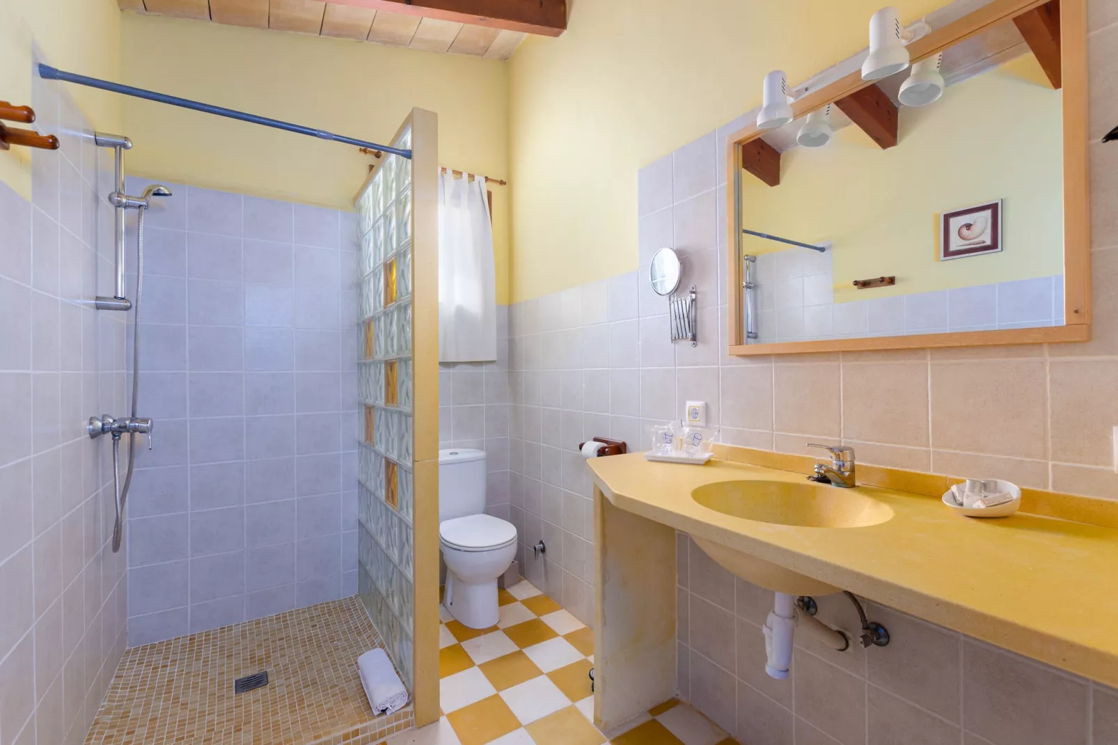 YourHouse Son Sala Terrat Apartment in Agroturismo-Bathroom