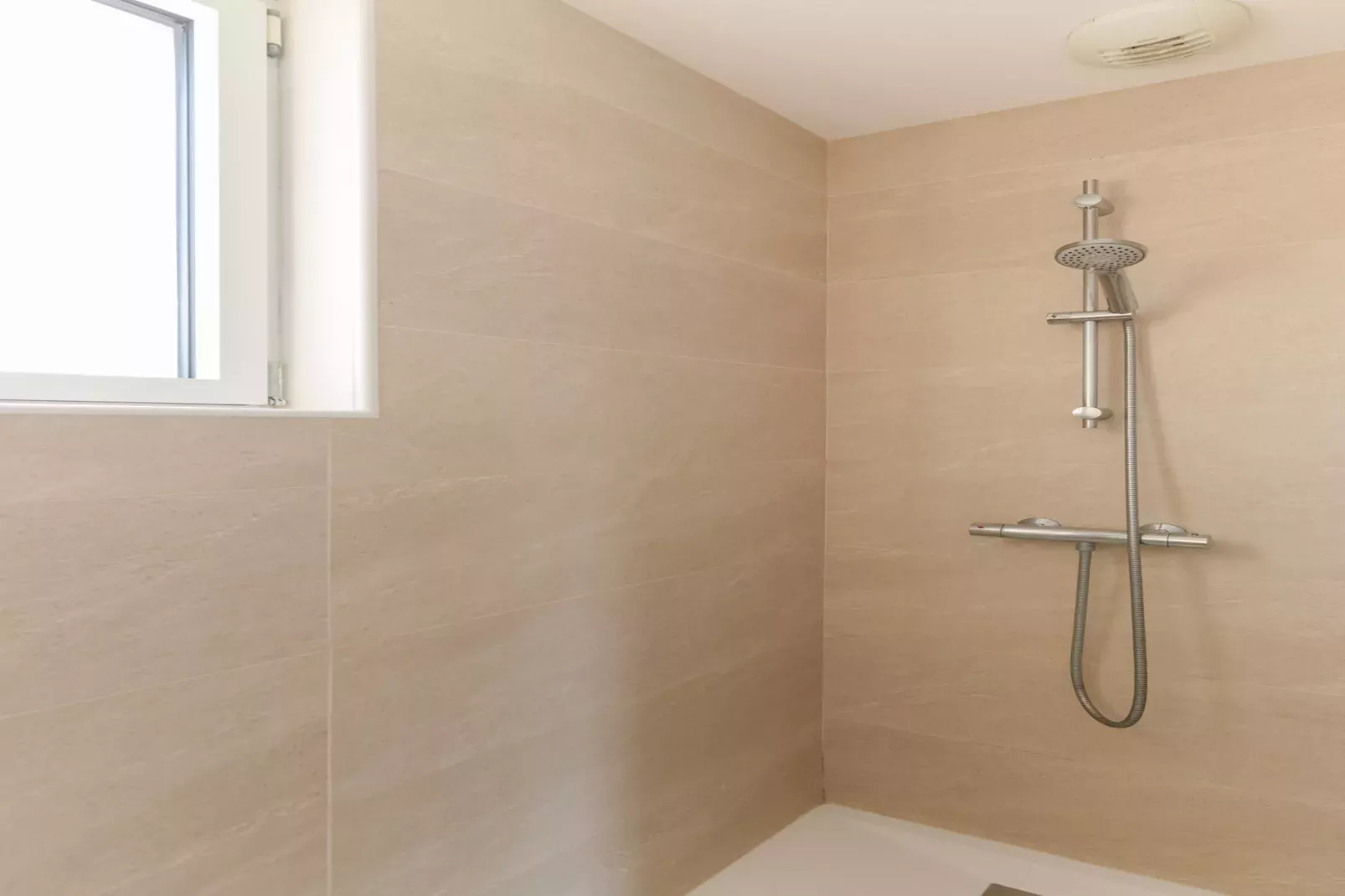 ROSCAROC - ENEZ KARN (côté mer) - Portsall-Bathroom