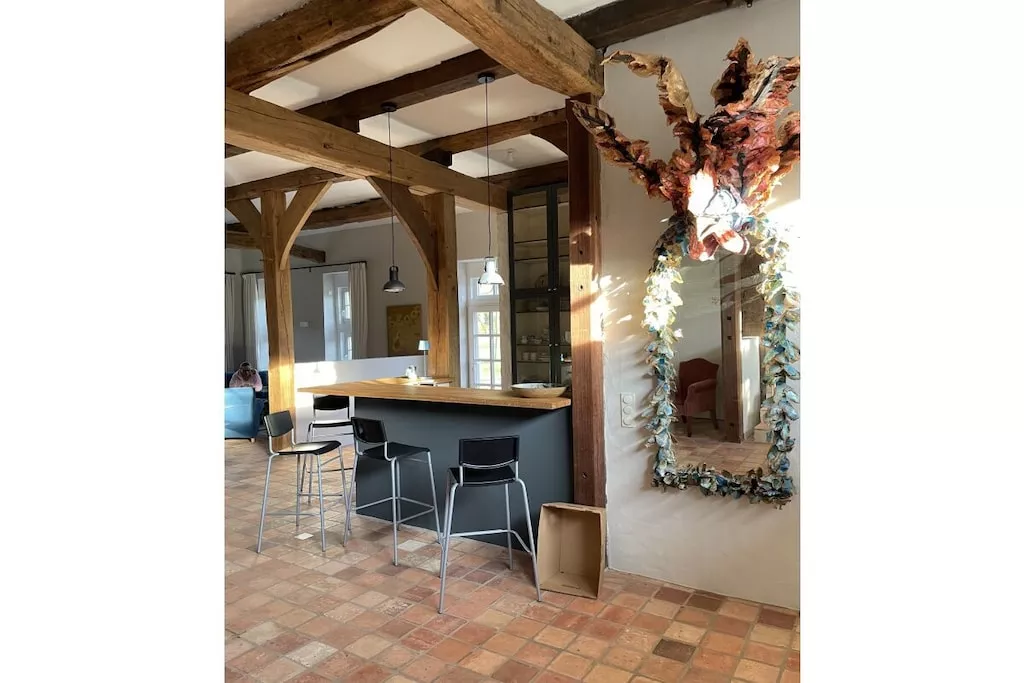 381797-Dining room