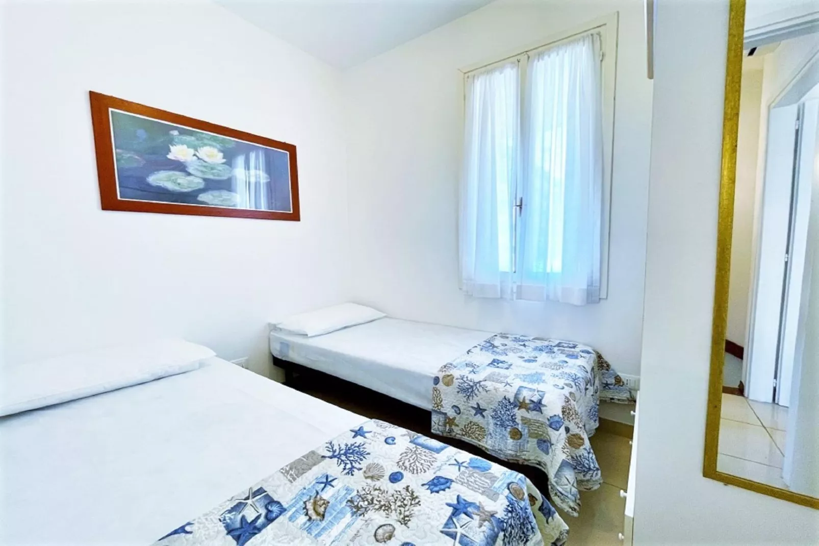 LN 33/41-Bedroom