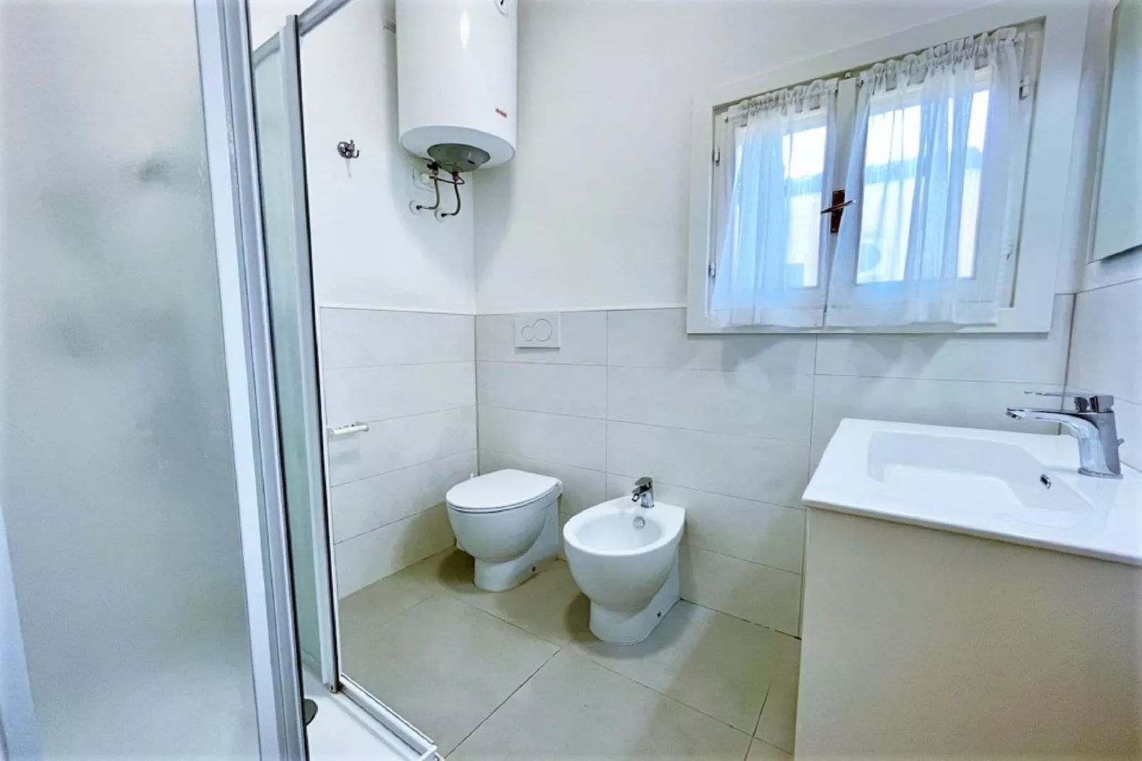 LN 33/41-Bathroom