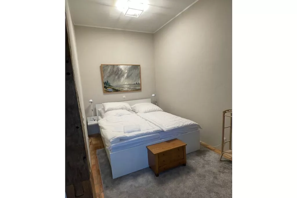 381797-Bedroom