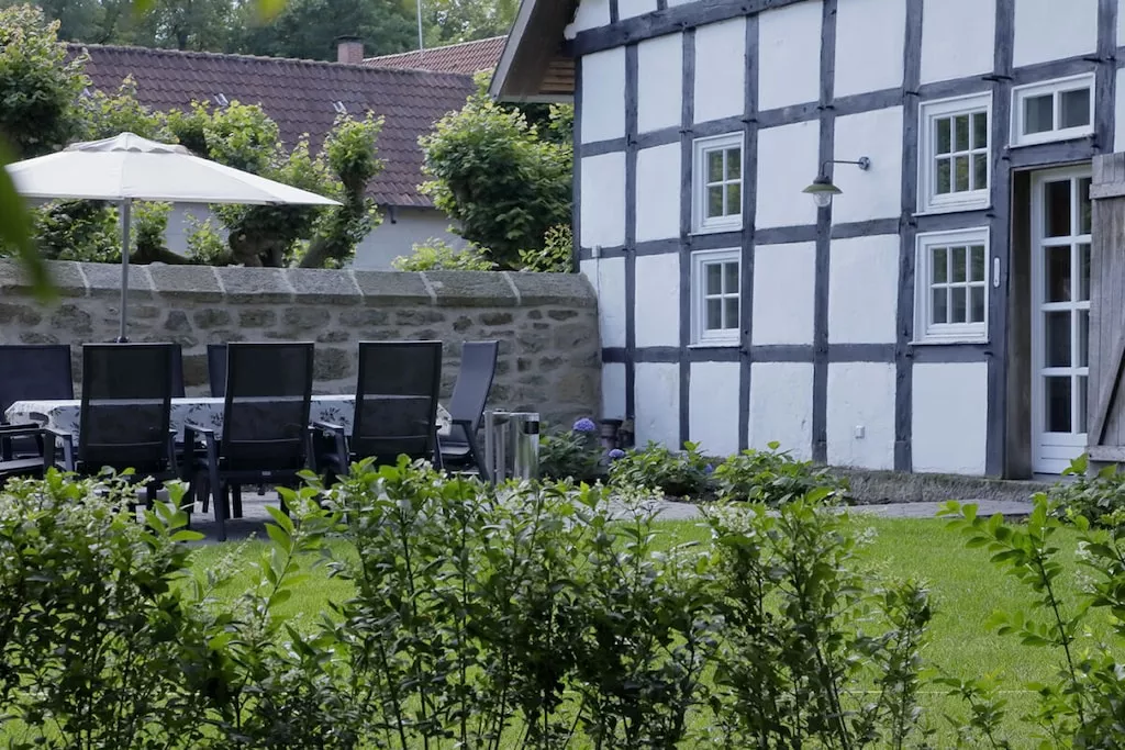 381797-Gardens summer