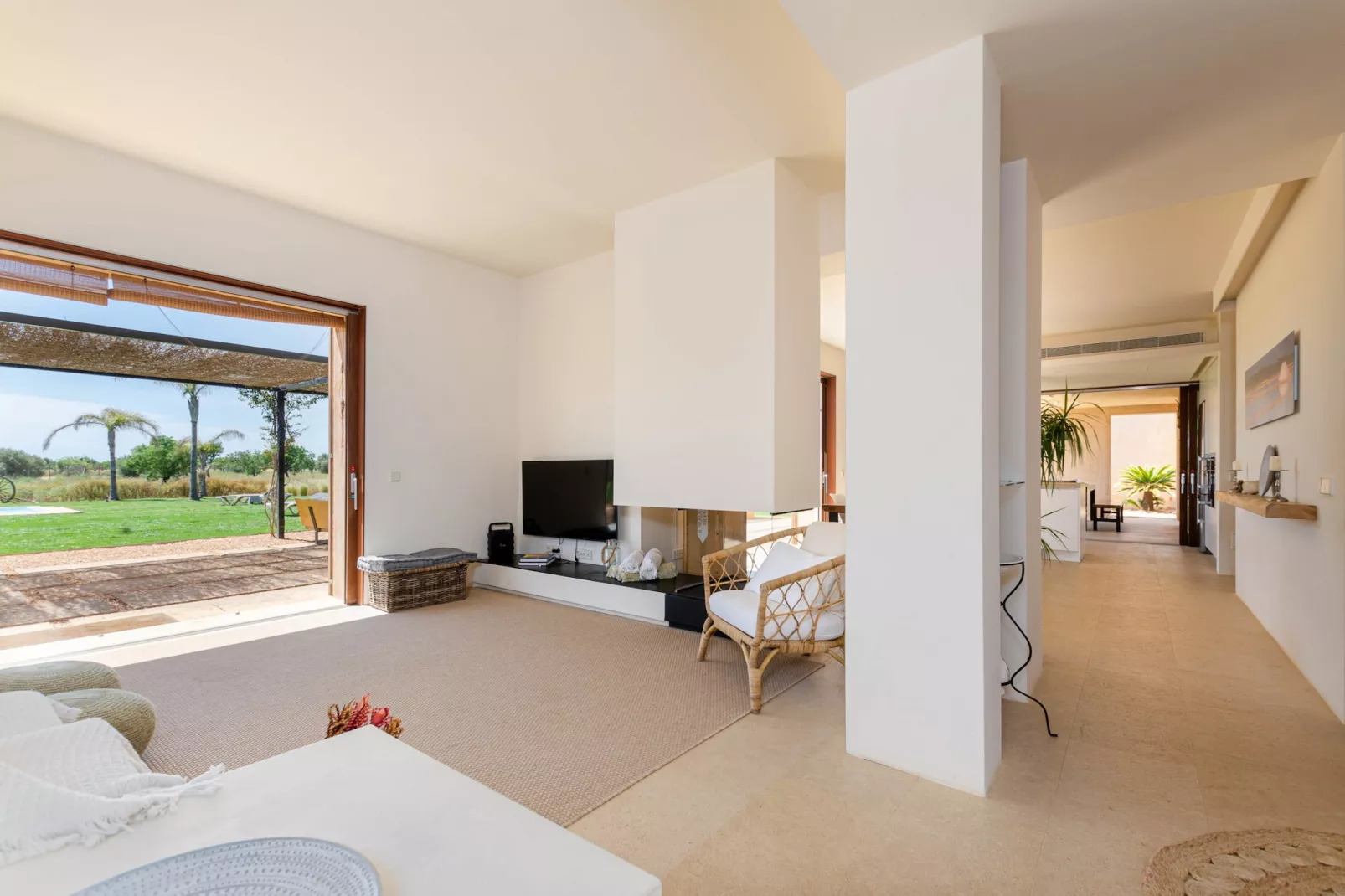 YourHouse Thalassa-Living room
