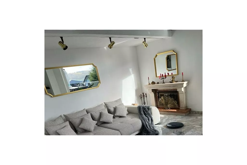 319988-Living room