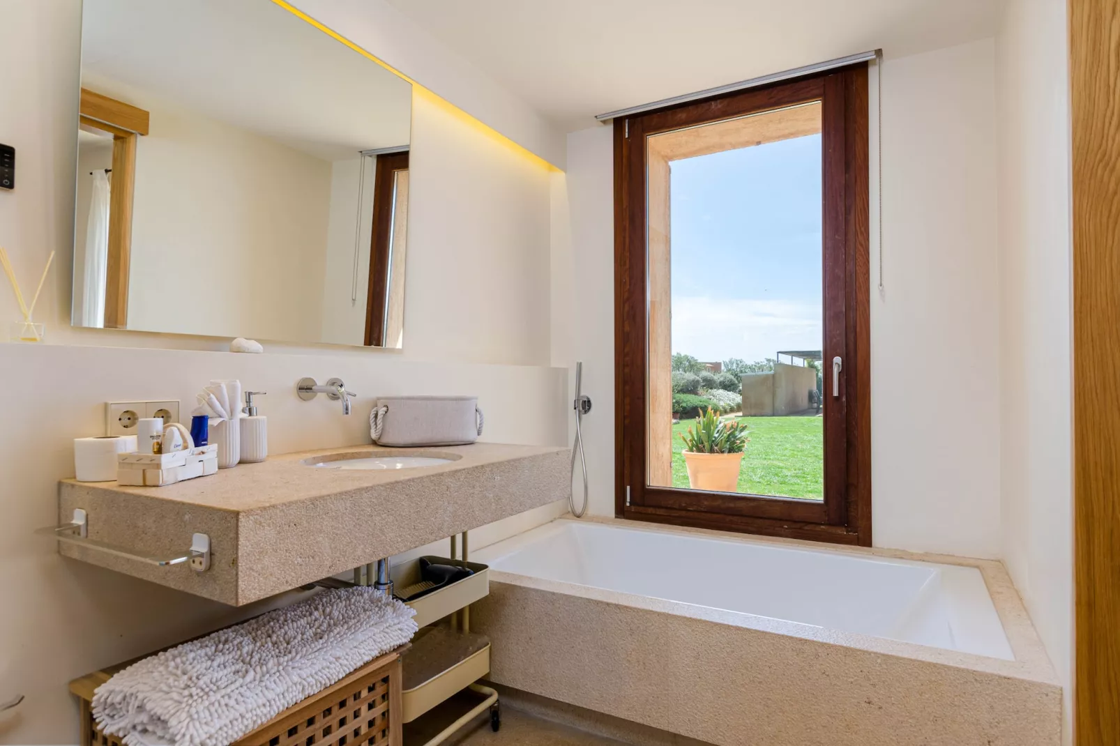 YourHouse Thalassa-Bathroom