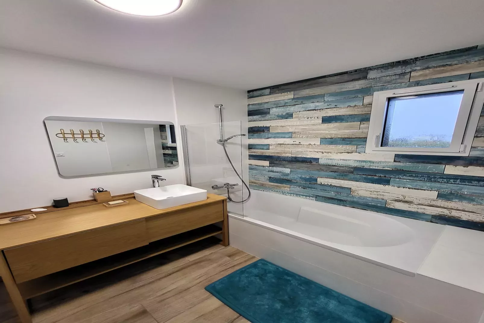 TY COAT - Saint-Pabu-Bathroom