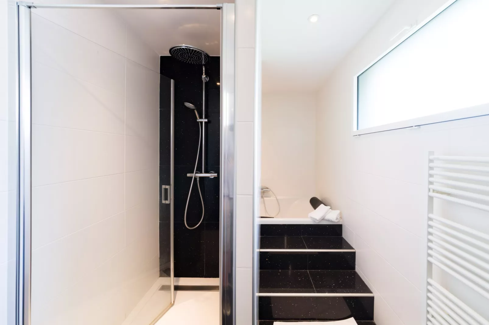 EOR GLAS - Portsall-Bathroom