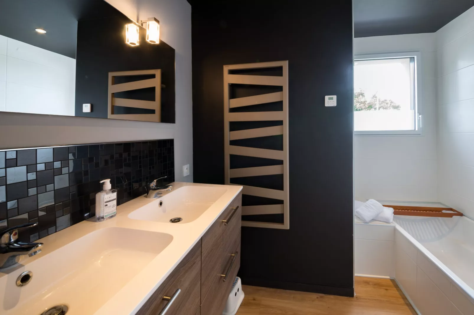 EOR GLAS - Portsall-Bathroom