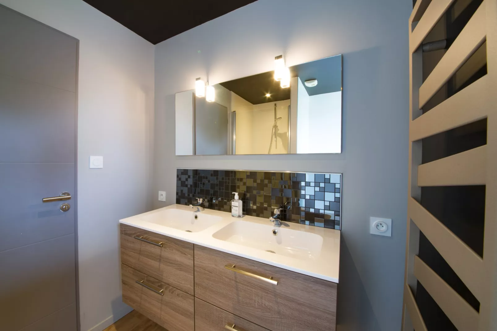 EOR GLAS - Portsall-Bathroom