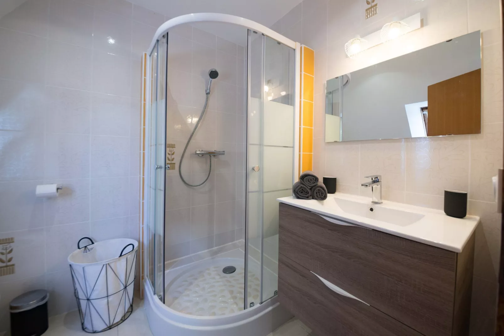 TY AR MENEZ - Landunvez-Bathroom