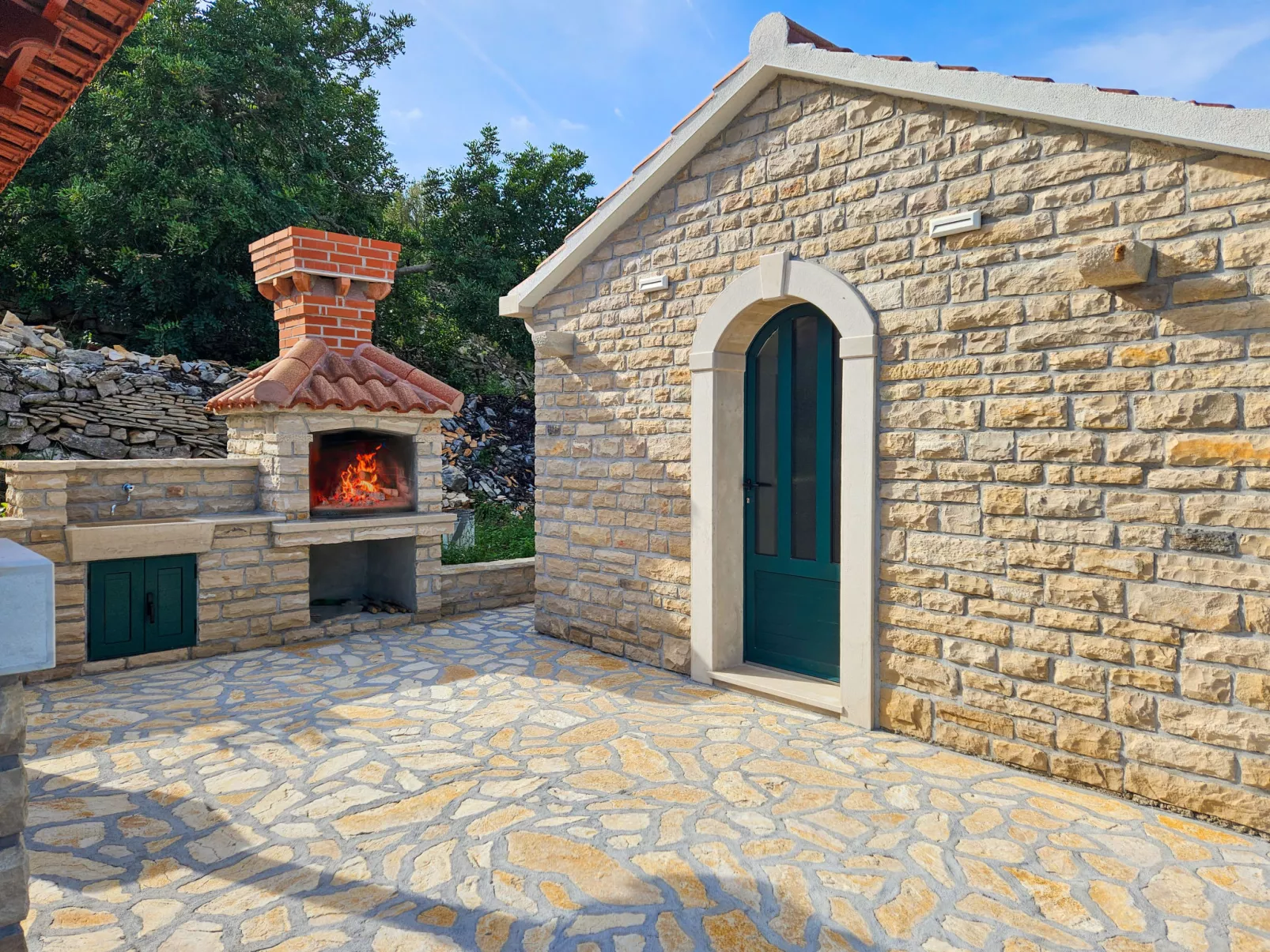 Brankovi Dvori-Outside