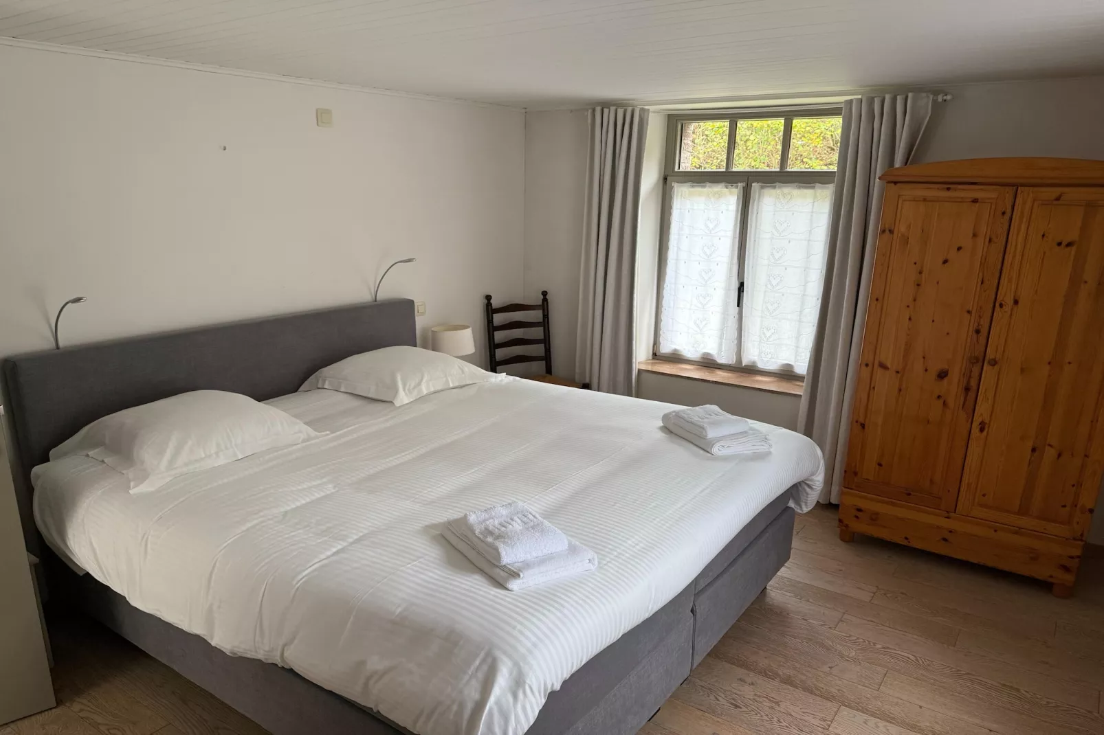 Le Vieux Moulin Bohan-Schlafzimmer