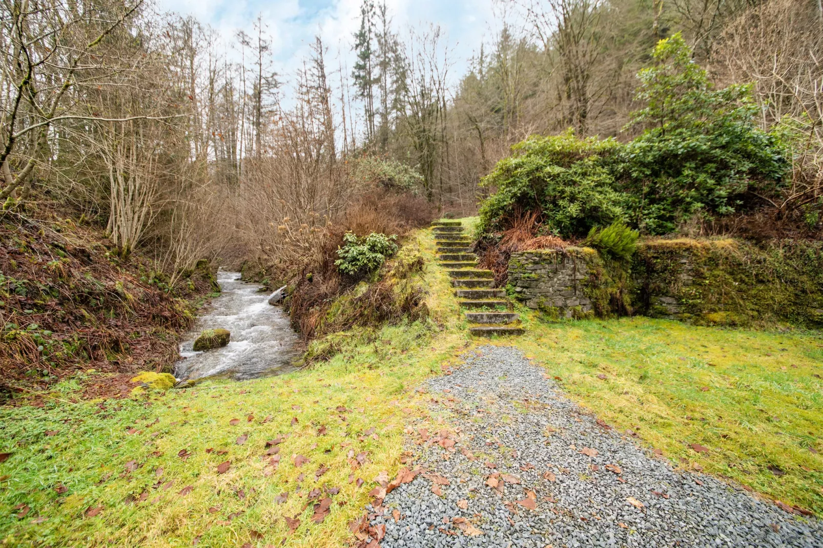 Le Vieux Moulin Bohan-Gärten Sommer