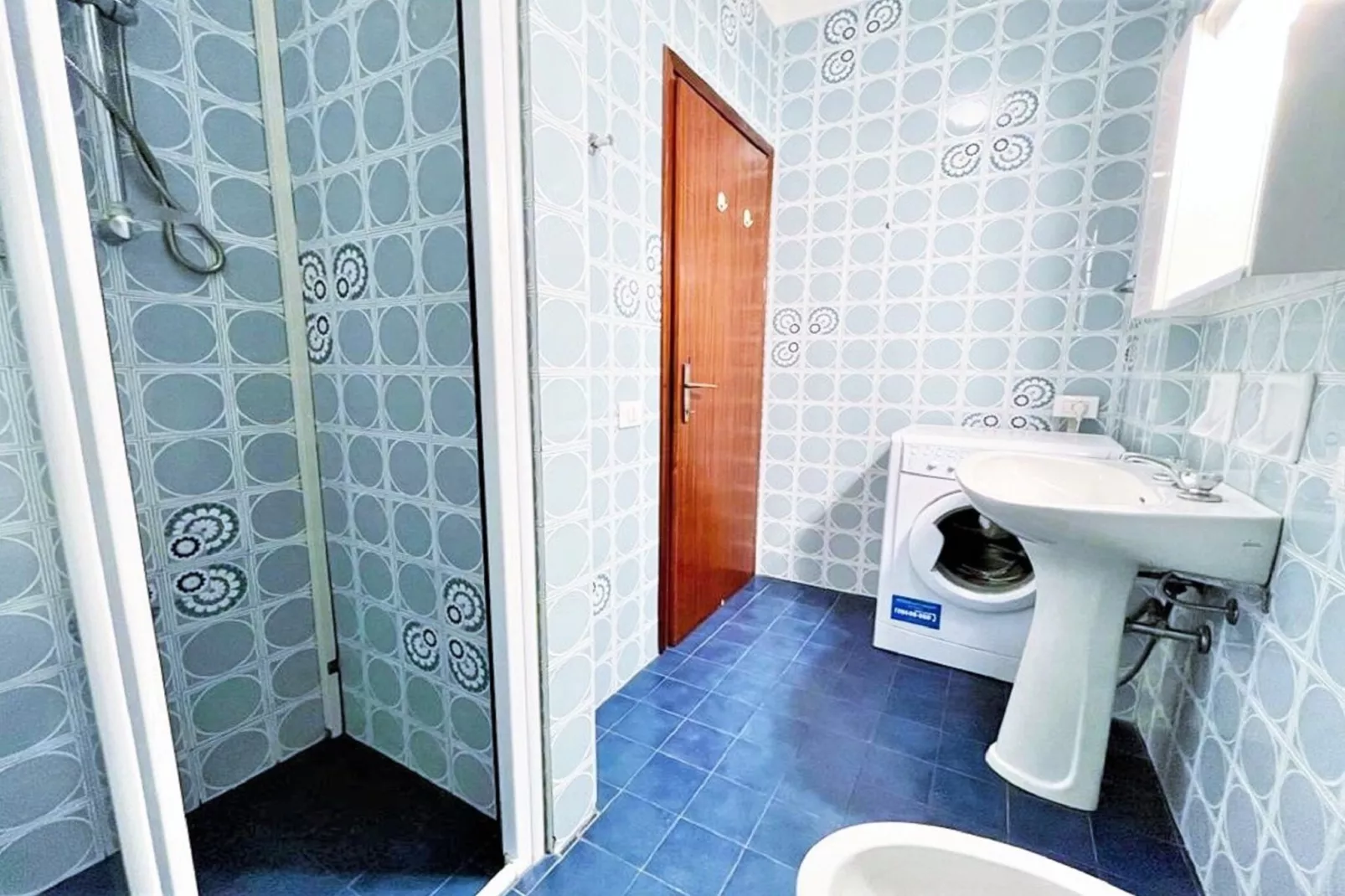 Caravella 34-Bathroom