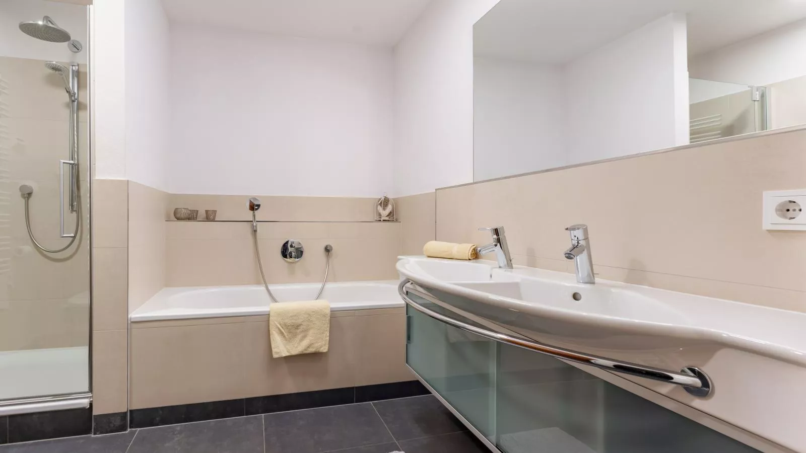 Residenz Drei Berge-Bathroom