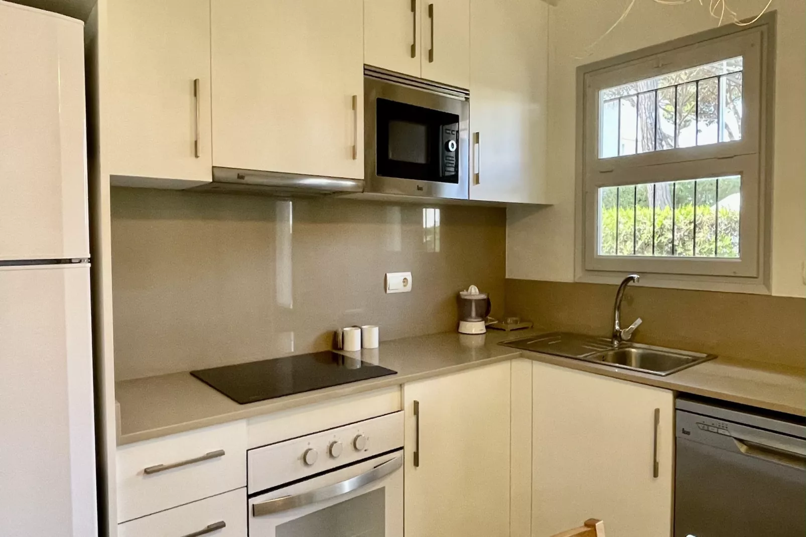 PIVERD GOLF 10-Kitchen