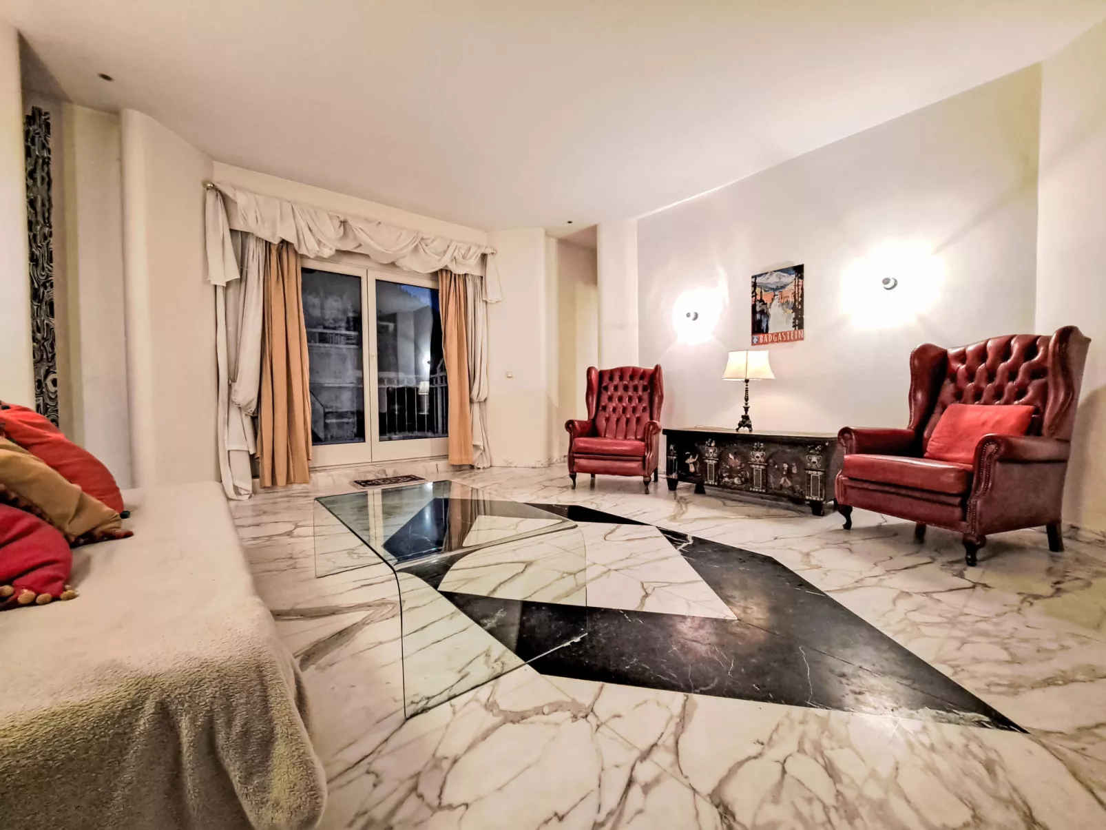 Villa Hiss-Inside