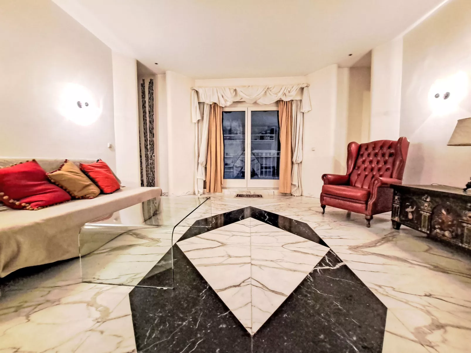 Villa Hiss-Inside