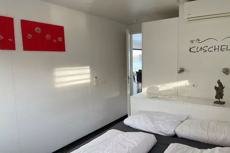 Floating 44 / Boot 4 / 4 Personen-Exterior summer
