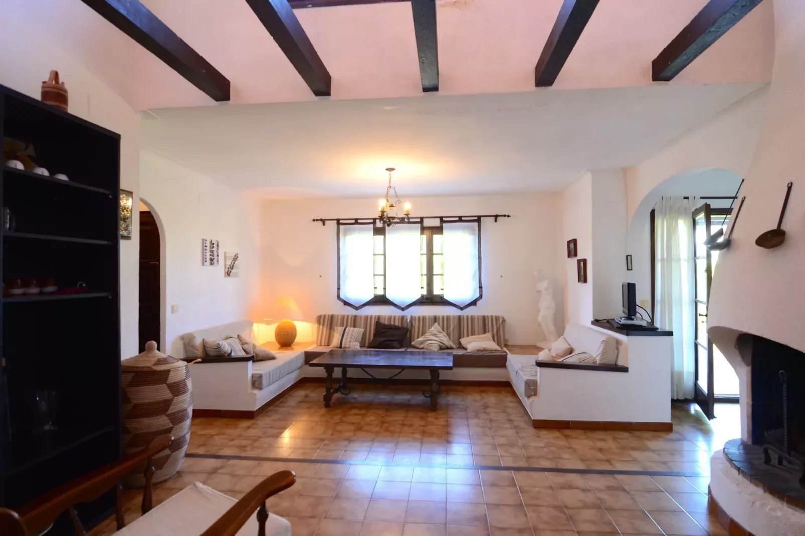 VALL GRAN 16-Living room