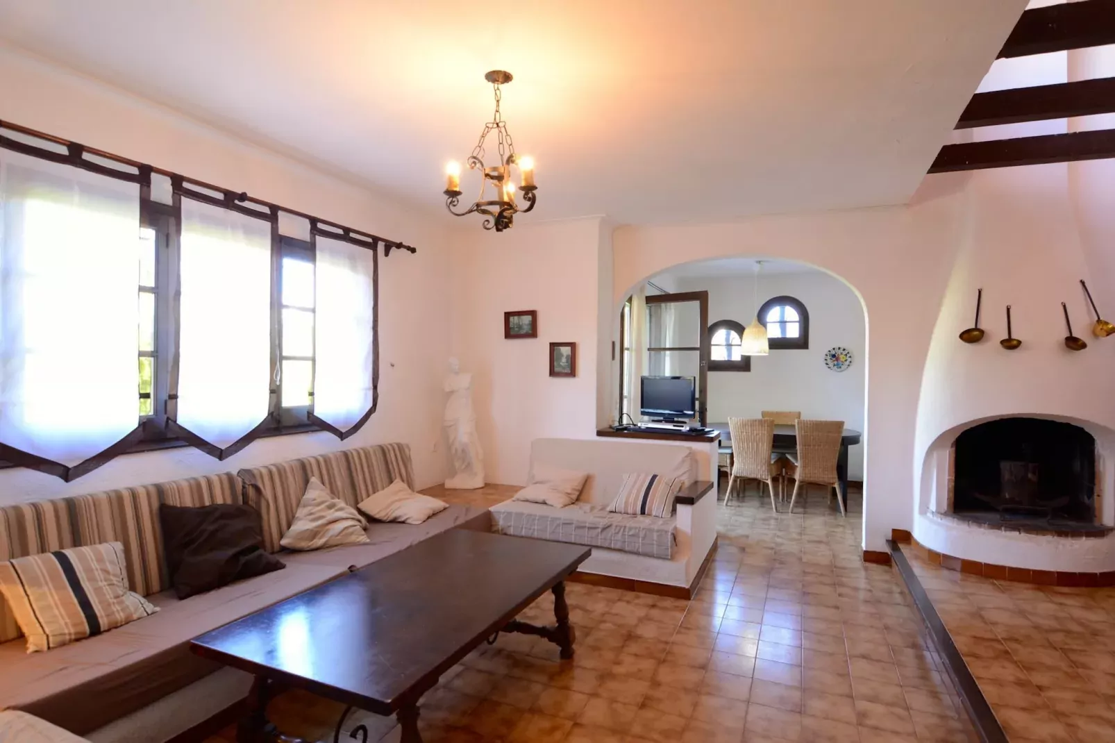 VALL GRAN 16-Living room