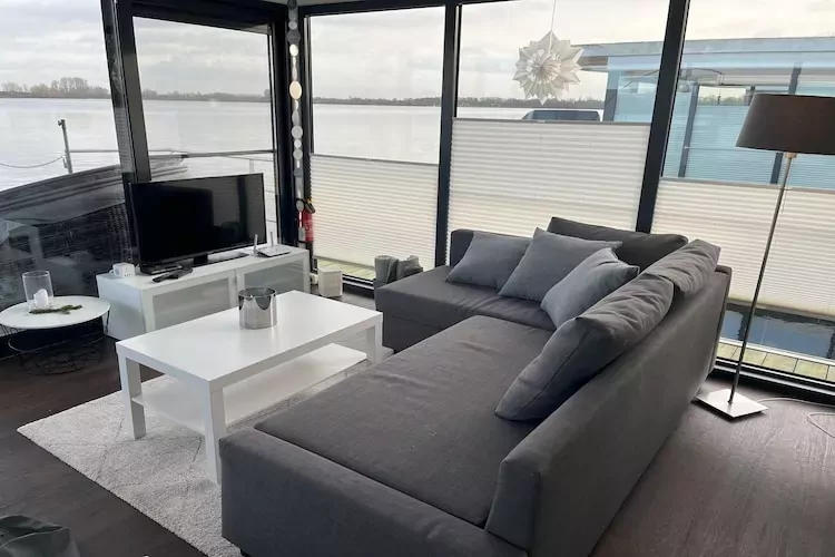Floating 44 / Boot 4 / 4 Personen-Living room