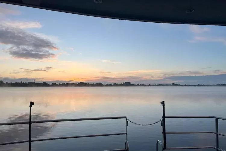 Floating 44 / Boot 4 / 4 Personen-Terrace balcony