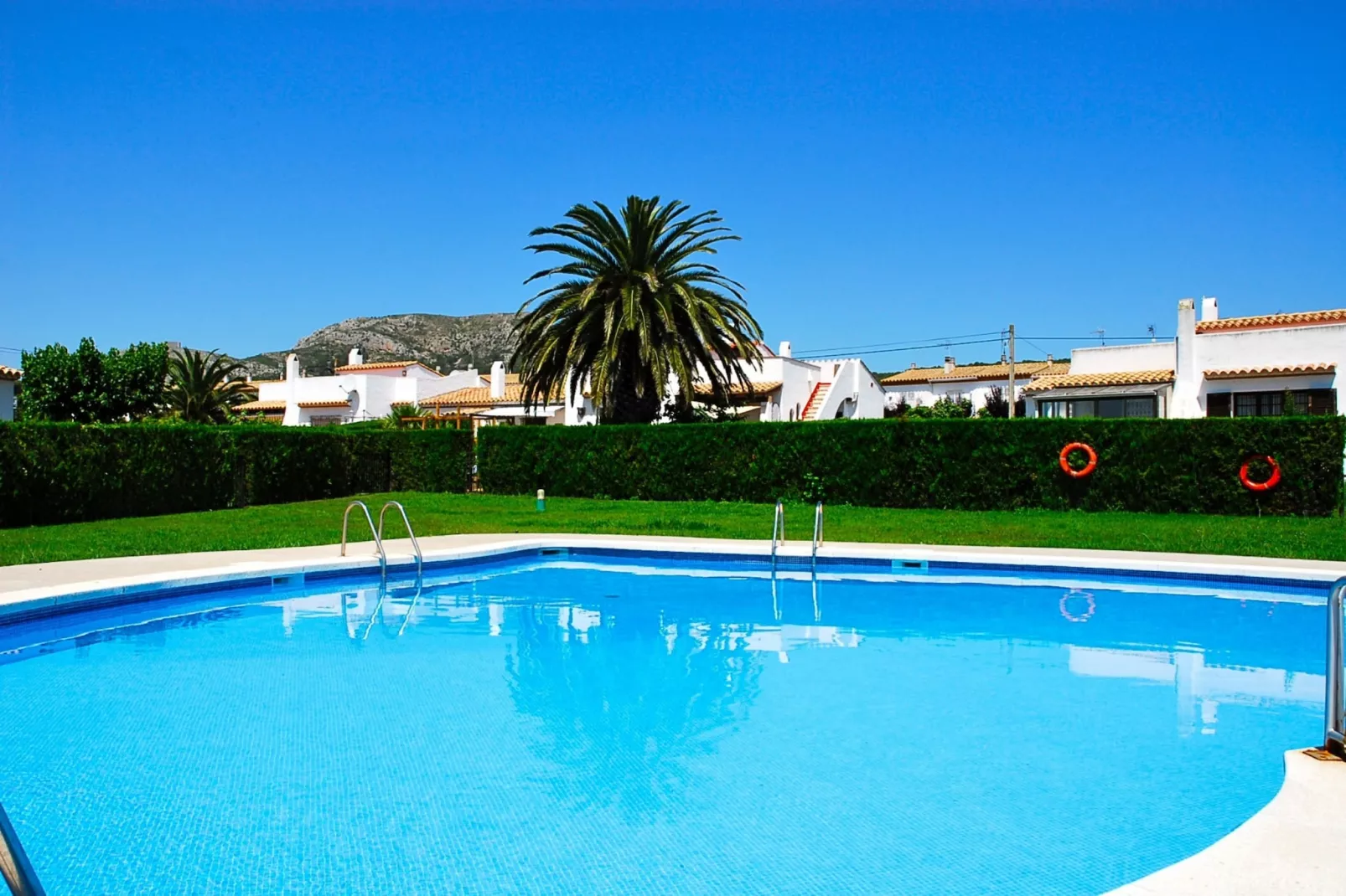 VALL GRAN 03-Pool
