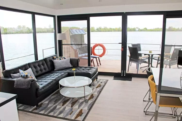 Floating 44 / Boot 5 / 3 Personen-Exterior summer